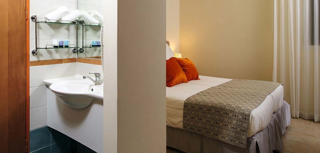 Spharadic Hotel- Apartment and Bathroom
